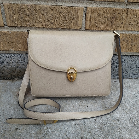 Gucci Handbags - Gucci Vintage Tan Pebbled Leather Turnlock Flap Shoulder Bag
